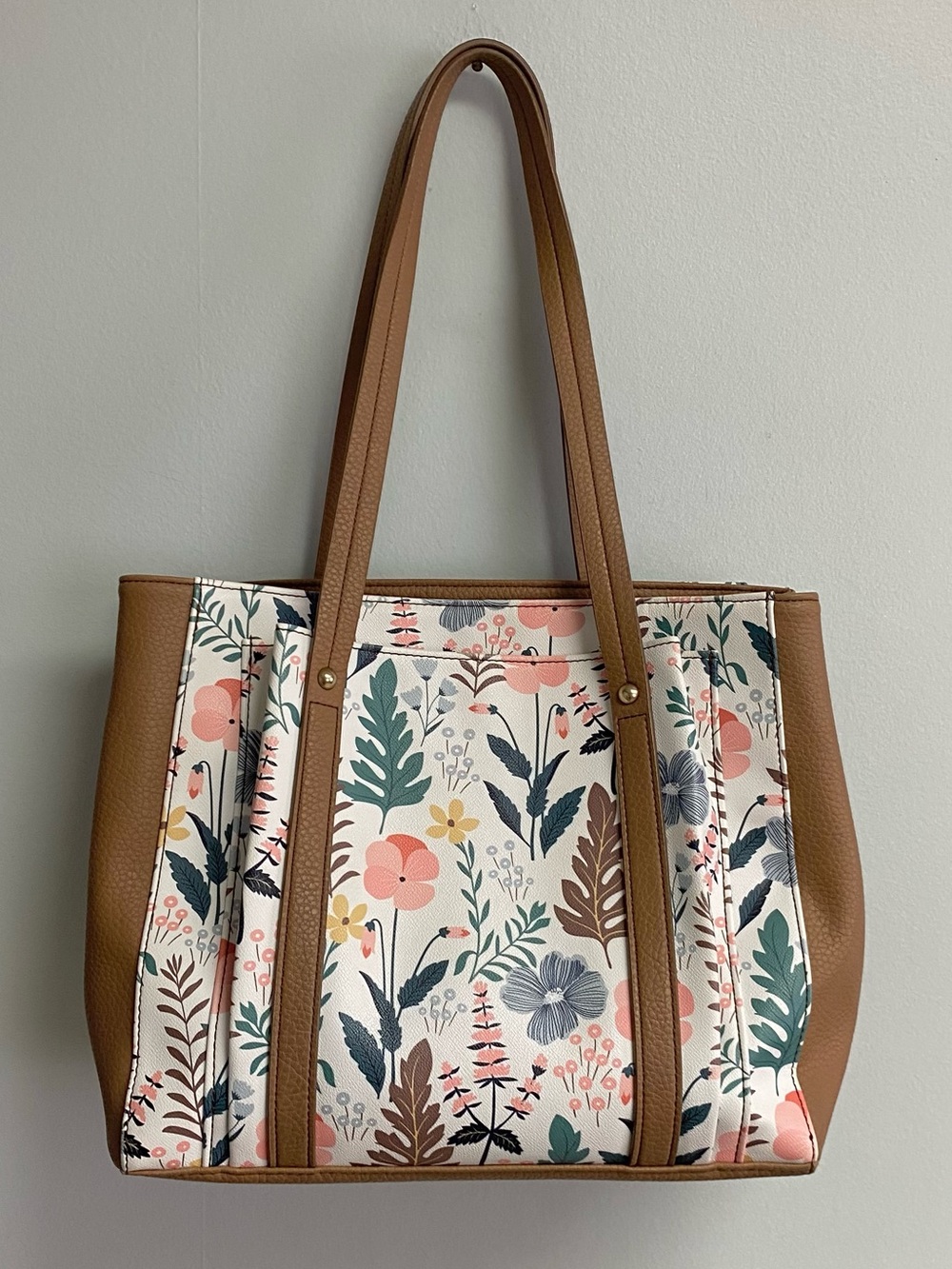 BEAUTIFUL RELIC SHOULDER BAG PURSE, 8 POCKETS FOR ORGANIZING - Picture 3 of 8